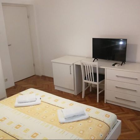 Rooms Beros Makarska Exterior photo