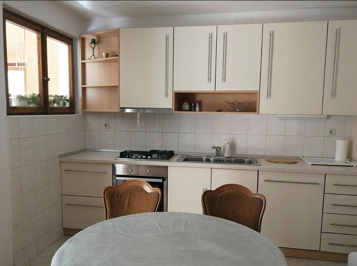 Rooms Beros Makarska Exterior photo