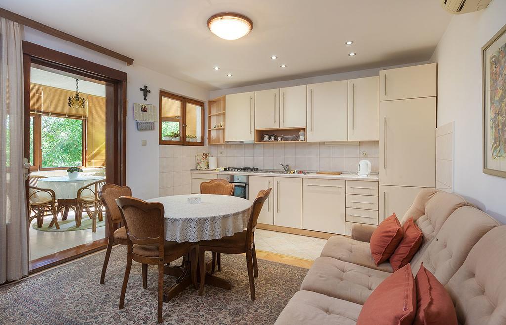 Rooms Beros Makarska Exterior photo